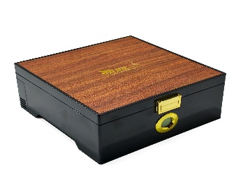 Black cigar box with wood-grain lid