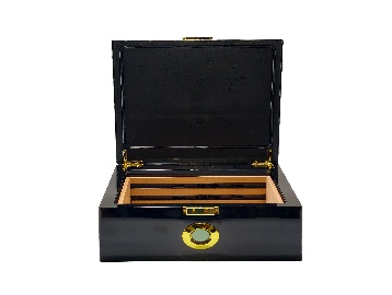 Black cigar box with wood-grain lid — 2